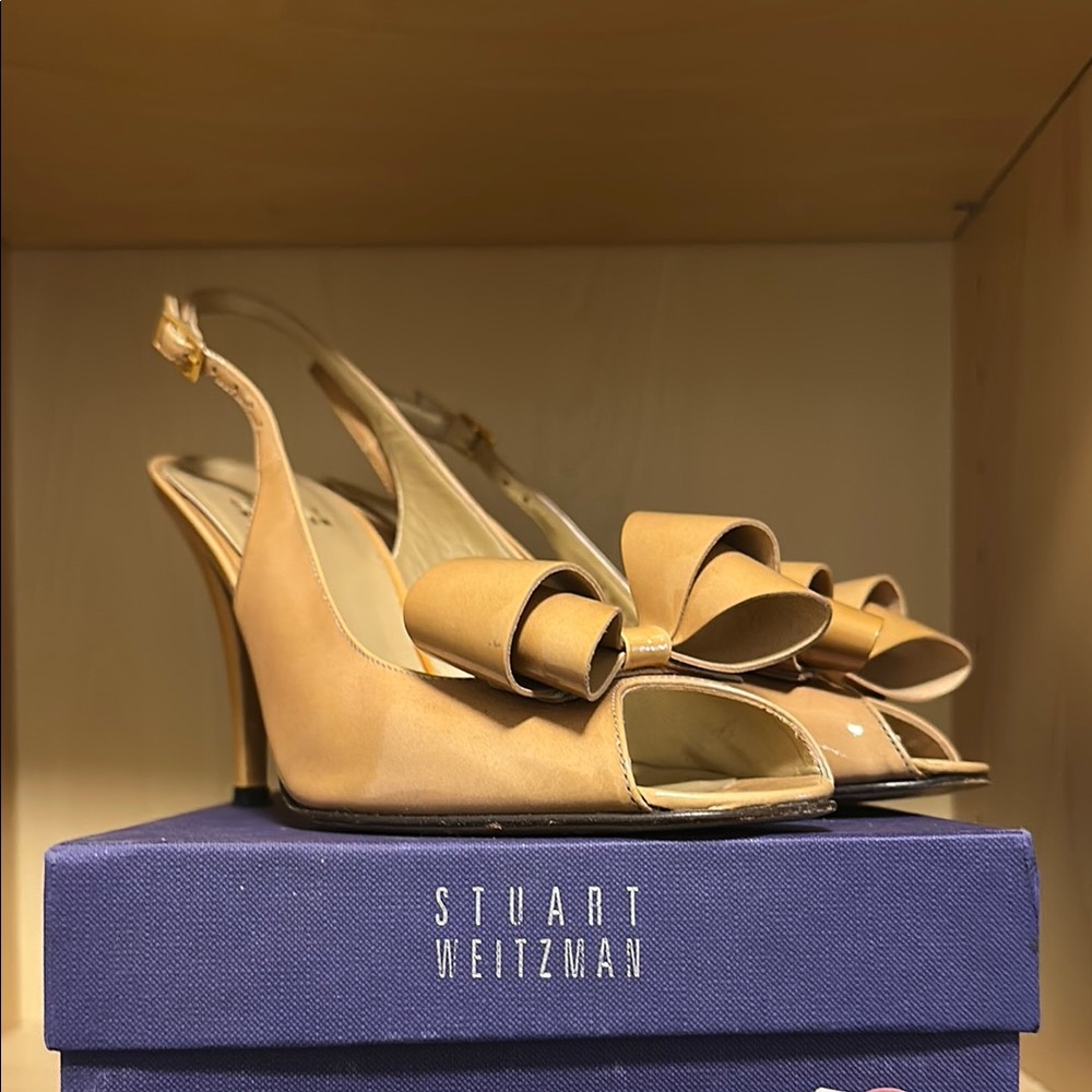 Stuart Weitzman Tan Heels with Bow Detail - Picture 1 of 9